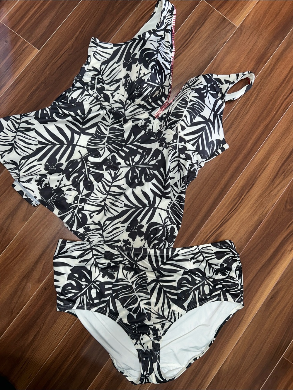 Size 18 Lane Bryant Swim wireless tankini set